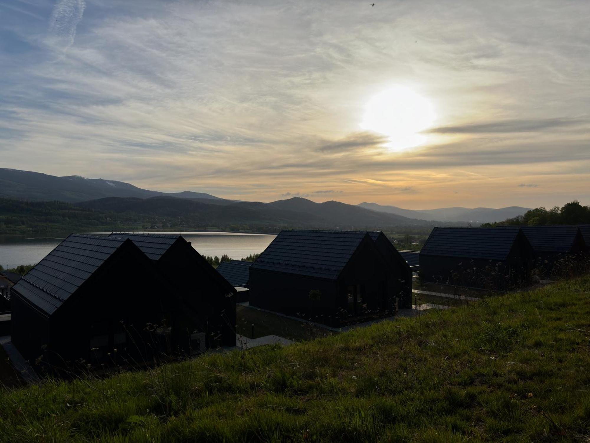 Wille W Lake Hill Karkonosze Resort & Spa Sosnowka  Bagian luar foto